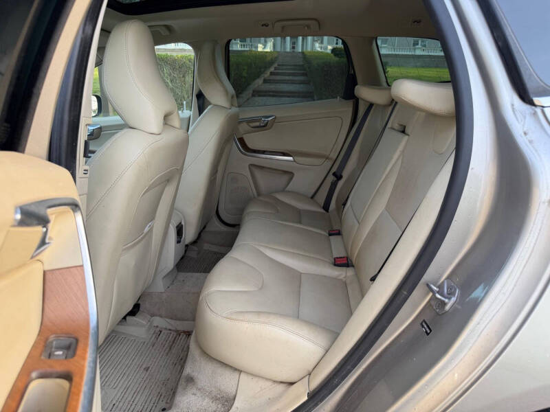 2016 Volvo XC60 T5 Platinum