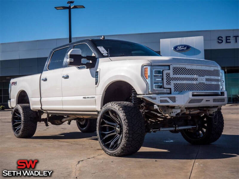 2019 Ford F-250 Super Duty Platinum photo 2