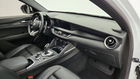 2022 Alfa Romeo Stelvio Sprint