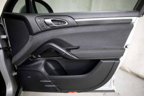 2014 Porsche Cayenne GTS