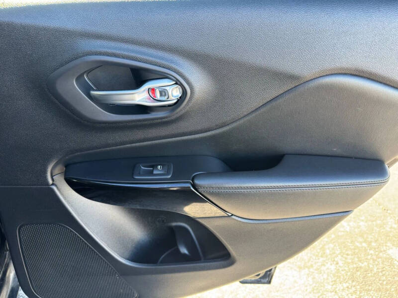 2020 Jeep Cherokee Altitude