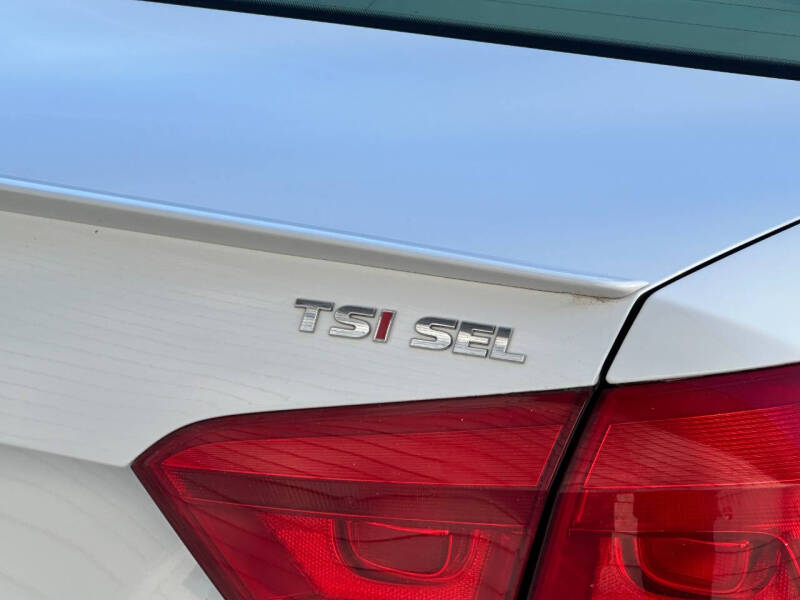 2015 Volkswagen Passat 1.8T SEL Premium