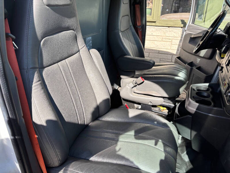 2017 Chevrolet Express 2500