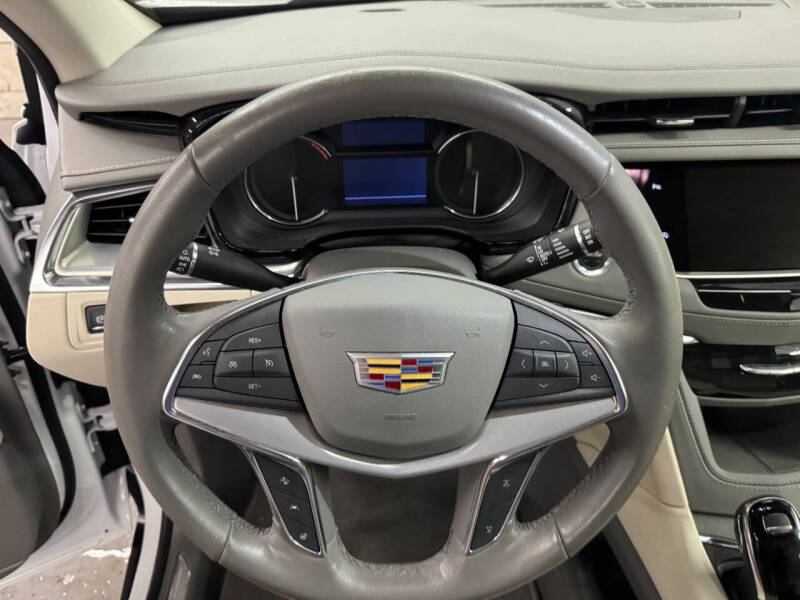 2022 Cadillac XT5 Premium Luxury