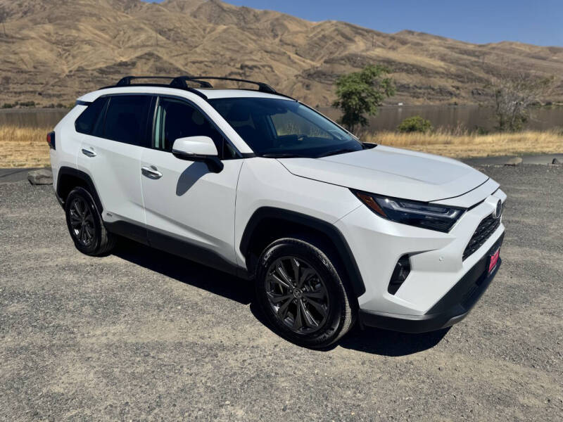2024 Toyota RAV4 Limited's photo