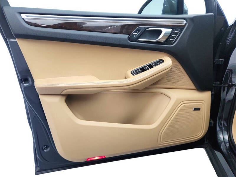 2017 Porsche Macan S