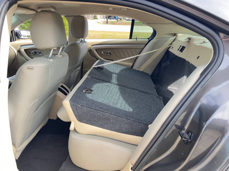2019 Ford Taurus SE