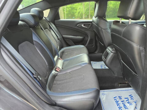 2015 Chrysler 200 S