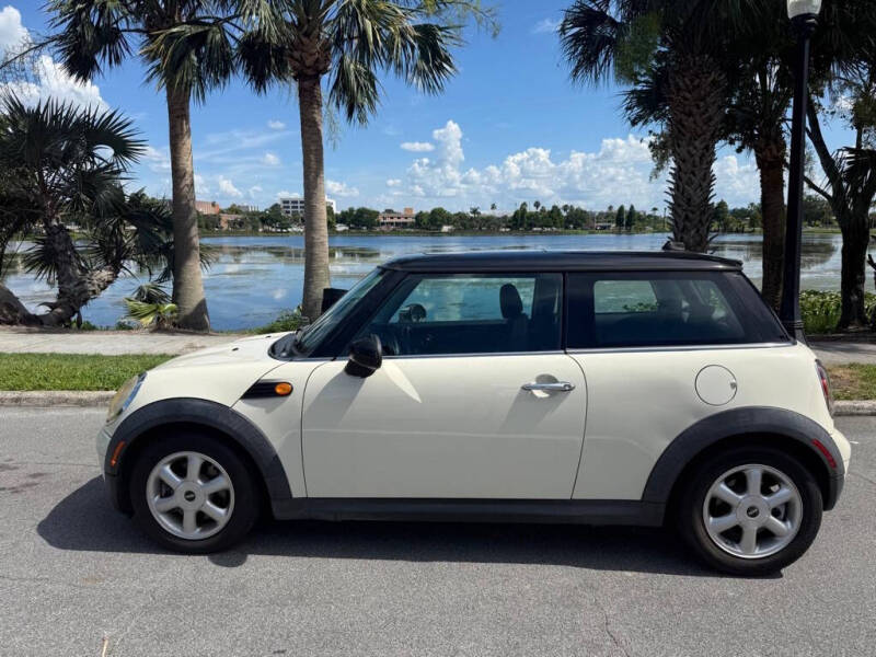 2009 MINI Cooper Base's photo