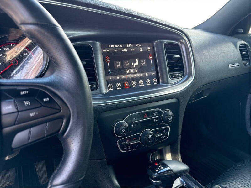 2017 Dodge Charger SXT