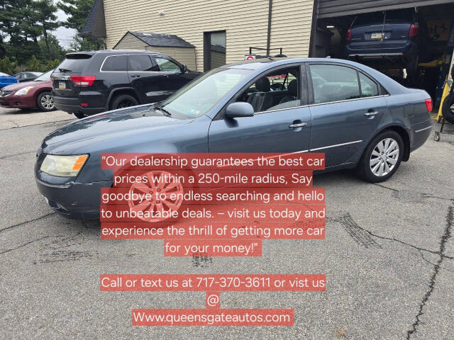 2009 Hyundai SONATA for sale at QUEENSGATE AUTO SALES in York, PA