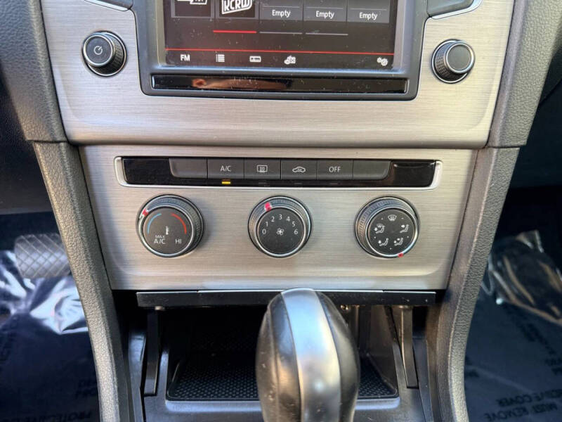 2016 Volkswagen Golf TSI SE