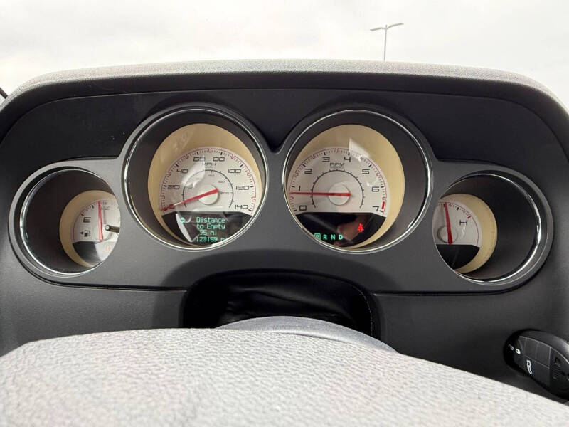 2013 Dodge Challenger SXT Plus