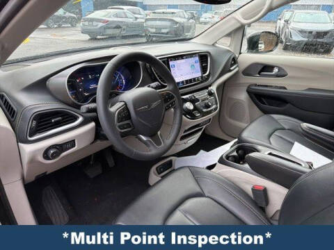 2024 Chrysler Pacifica Plug-In Hybrid Select