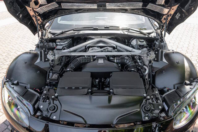 2021 Aston Martin Vantage 36