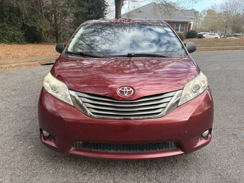 2014 Toyota Sienna XLE 7-Passenger Auto Access Seat