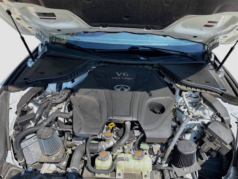 2022 Infiniti Q60 Red Sport 400