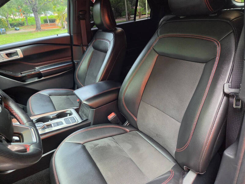 2022 Ford Explorer ST-Line