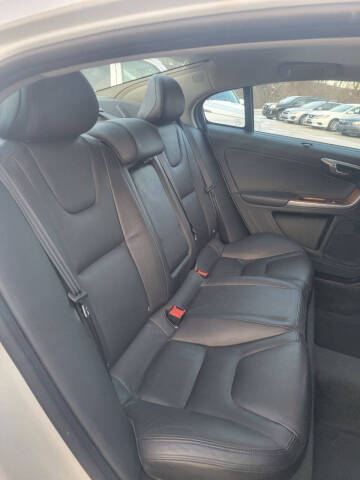 2016 Volvo S60 T5 Inscription Platinum