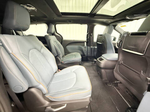 2027 Chrysler Pacifica Pinnacle