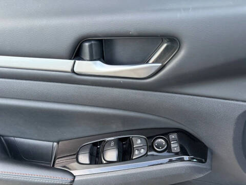 2025 Nissan Altima 2.5 SR