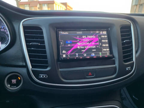 2015 Chrysler 200 Limited