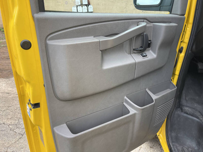 2021 GMC Savana 2500