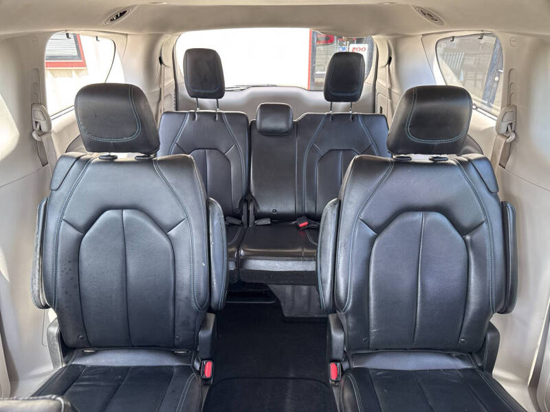 2021 Chrysler Pacifica Touring L