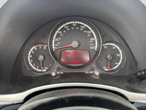 2013 Volkswagen Beetle Convertible 2.5L 50s Edition