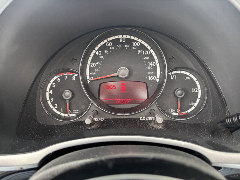 2013 Volkswagen Beetle Convertible 2.5L 50s Edition