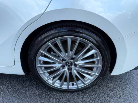 2025 Lexus IS 300