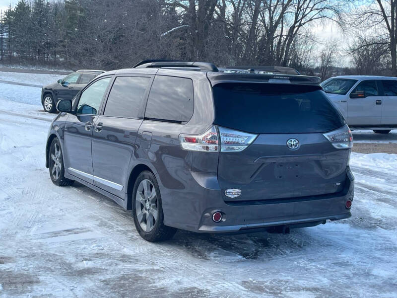 2012 Toyota Sienna SE photo 6