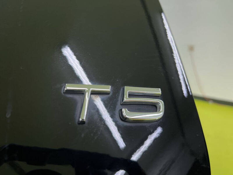 2015 Volvo XC60 T5 Drive-E Premier