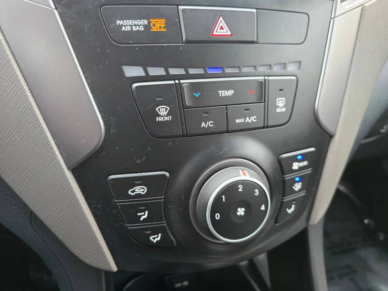 2016 Hyundai Santa Fe SE