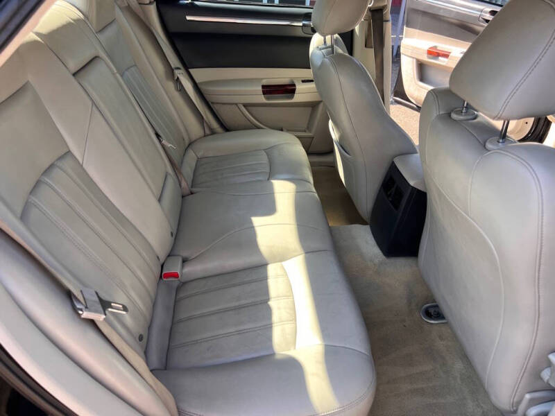 2005 Chrysler 300 C