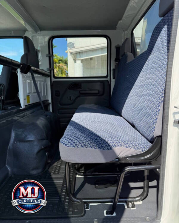 2024 Isuzu NPR-XD CREW CAB
