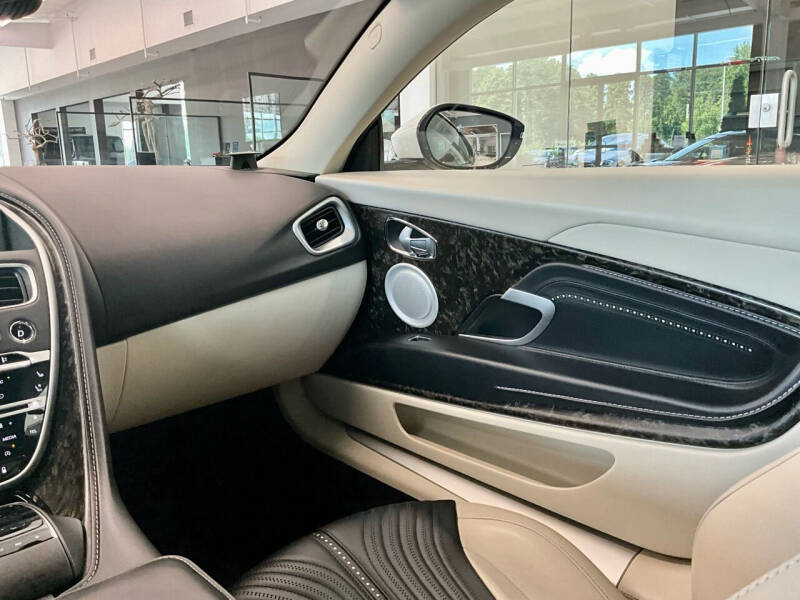 2018 Aston Martin DB11 V12
