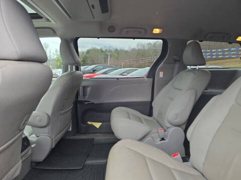2020 Toyota Sienna XLE Premium 7-Passenger