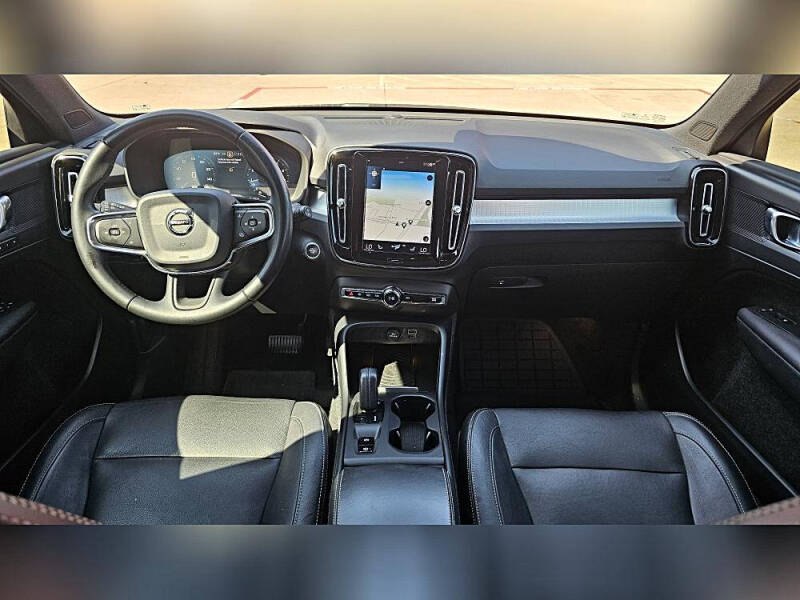 2019 Volvo XC40 T5 Momentum