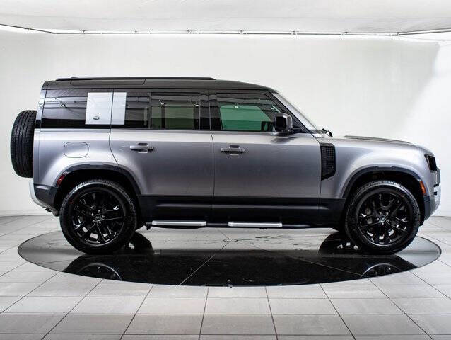 2020 Land Rover Defender 110 SE