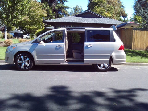2009 Volkswagen Routan SE