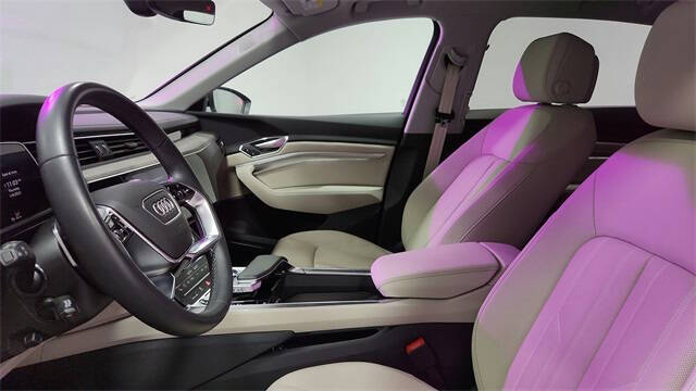 2024 Audi Q8 e-tron quattro Premium Plus