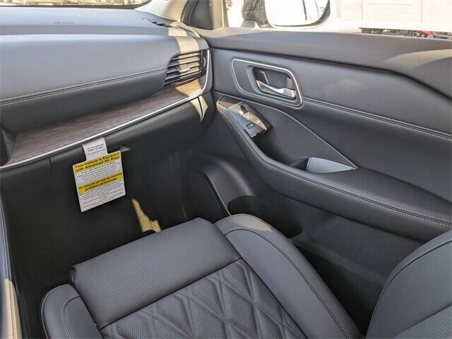 2025 Nissan Rogue Platinum