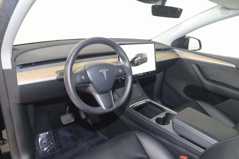 2025 Tesla Model Y Long Range