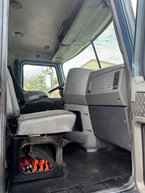 2013 Mack Granite