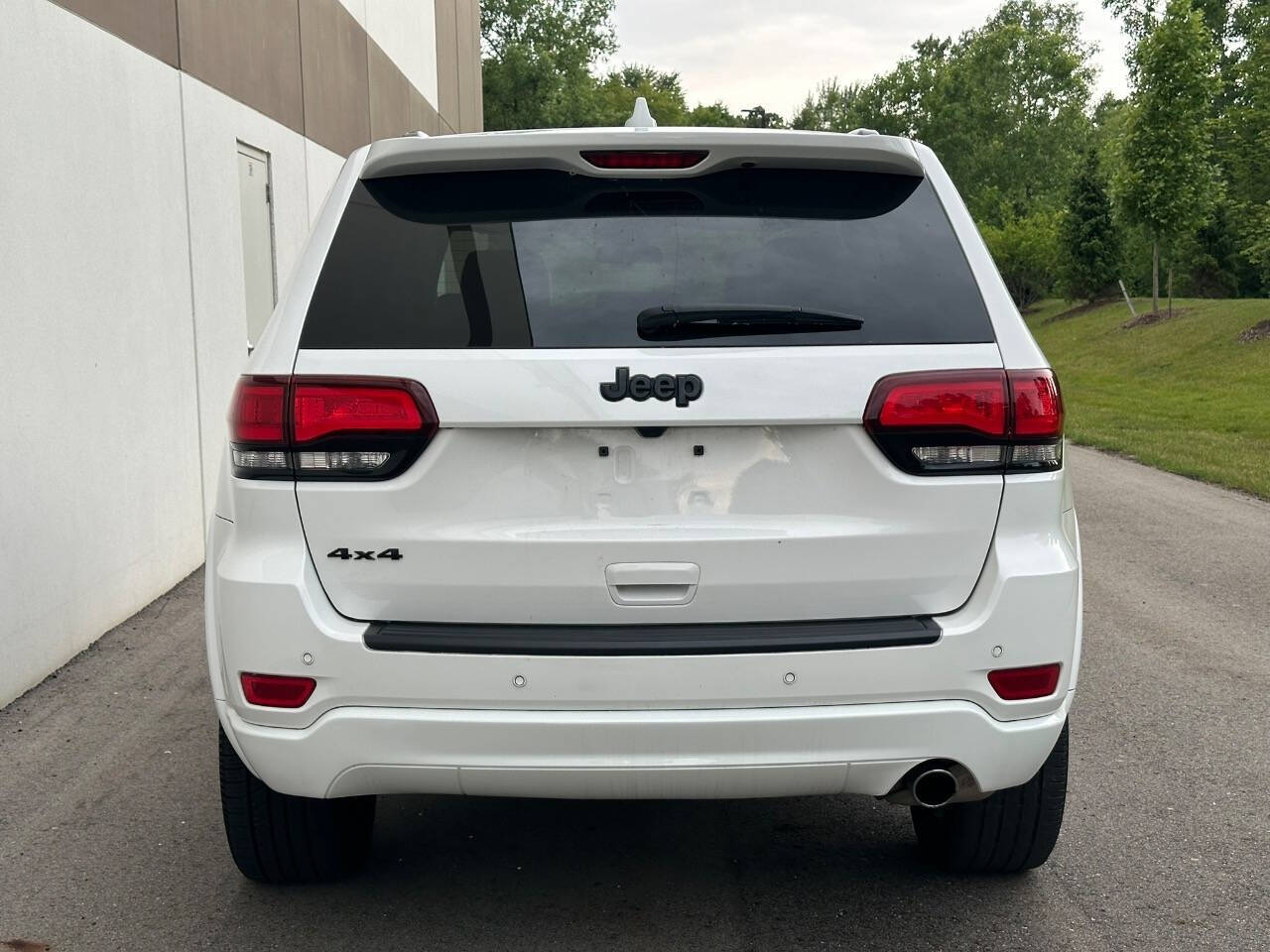 2021 Jeep Grand Cherokee for sale at Phoenix Motor Co in Romulus, MI