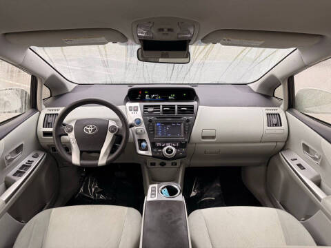 2014 Toyota Prius v Two