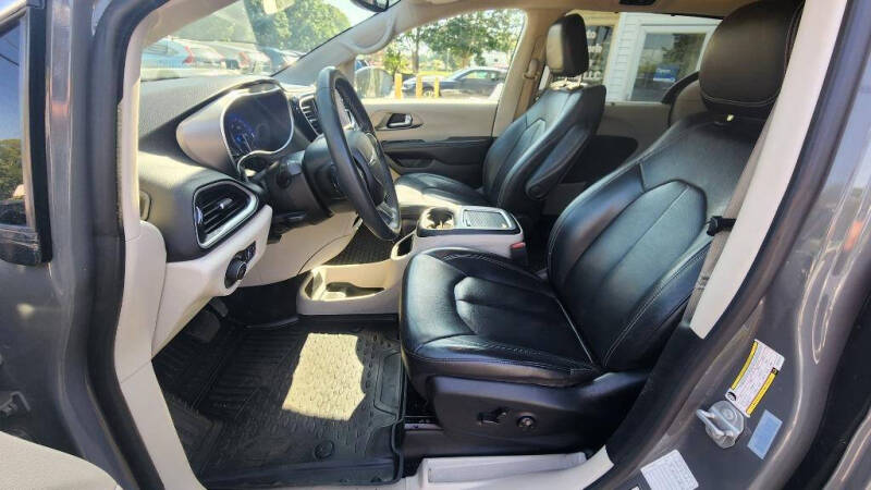 2022 Chrysler Pacifica Touring L