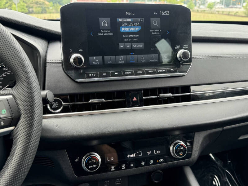 2023 Mitsubishi Outlander SE