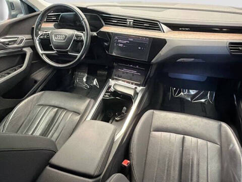 2019 Audi e-tron quattro Premium Plus